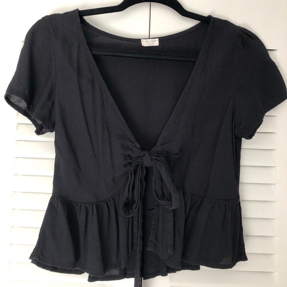 Brandi Melville Black Tie Front Top Size M!